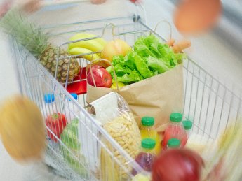 В каких столичных супермаркетах дешевле покупать продукты питания