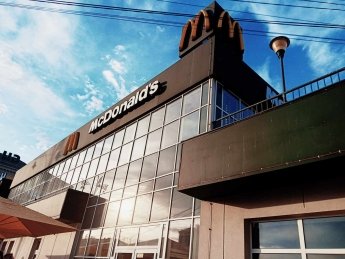 McDonald's закрывает на реконструкцию культовый ресторан на Вокзальной площади в Киеве