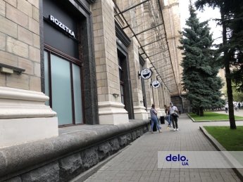 Rozetka смогла увеличить сеть магазинов и вдвое сократила персонал за год войны