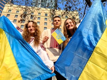 Для учеников 10-11 классов разработали новую учебную программу "Защита Украины": что будут изучать
