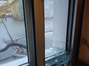 В результате ночной атаки на Киев повреждено здание НКРЭКП