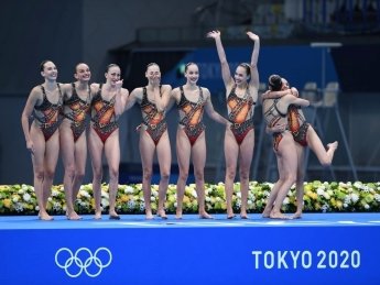 Украинская команда синхроннисток. Фото: facebook.com/ukrsynchro