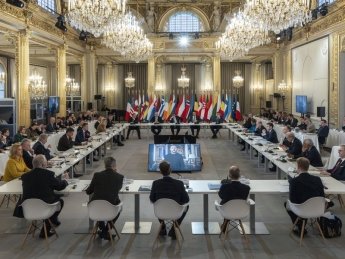 Внеочередной саммит европейских лидеров в Париже 26 февраля. Фото: twitter.com/MinPres