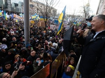 Печерский суд отпустил Порошенко под личное обязательство. Прокуратура просила взять его под стражу с залогом в 1 млрд грн