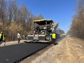 Дорожники восстанавливают автодороги