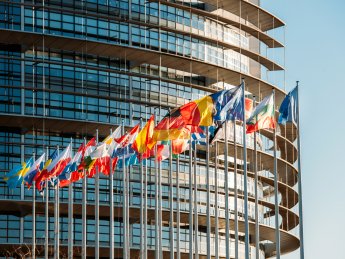 Украина и Молдова получили статус кандидатов в члены ЕС