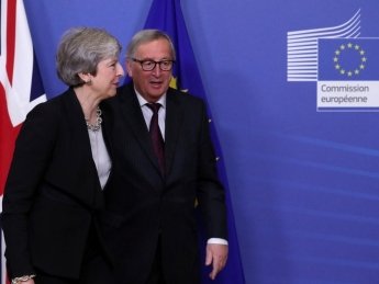 Премьер Великобритании Тереза Мэй и глава Еврокомиссии Жан-Клод Юнкер. Фото: REUTERS