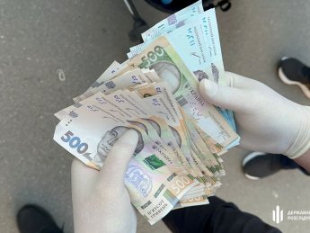 В Кировоградской области налоговичек поймали на вымогательстве у бизнеса взяток за разблокирование накладных (ФОТО, ВИДЕО)