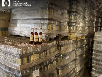 В Тернополі викрили підпільне виробництво алкоголю, що продавали через львівську мережу магазинів (ФОТО)