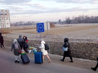 Впервые с 24 февраля в Украину из Польши въехало больше людей, чем уехало