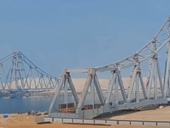 "Эль-Фердан" крупнейшим поворотным железнодорожным мостом в мире