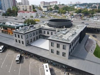 Отремонтированный центральный автовокзал в Киеве. Фото: Укрпас