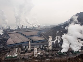 Собирая эконалог, государство не тратит эти деньги на экопрограммы. Фото: Getty