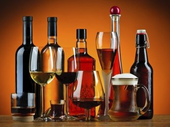 Міцний крафтовий алкоголь після легалізації коштуватиме від 270 грн за пляшку - АКДУ