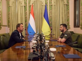 Президент України Володимир Зеленський з прем'єр-міністром Люксембургу Ксав'є Бетелем