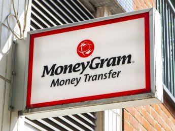 В Украине запустили прямые денежные переводы MoneyGram на банковские карты
