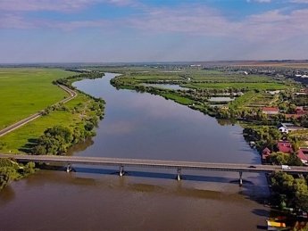 Автомобильный мост в селе Маяки