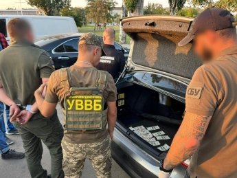 В Измаиле с капитанов судов требовали взятки: арестован начальник отдела погранслужбы с подчиненным (ФОТО)