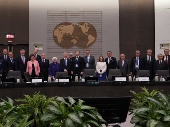 Страны G7 призывают отказаться от проведения финансовых операций с РФ