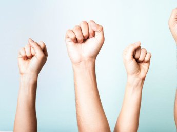 Все больше украинцев хотят порядка, даже за счет ограничения свобод — соцопрос