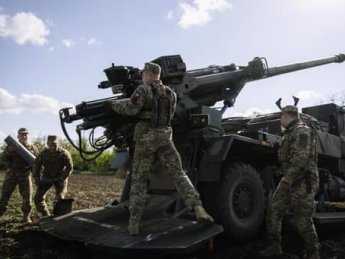 Франция будет продавать Украине гаубицы Caesar и передаст ракеты Hammer