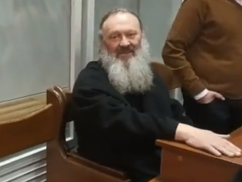 Підозра митрополиту Павлу: він у залі суду вину не визнає (ВІДЕО)