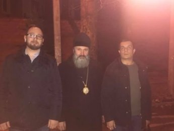 Архиепископ Климент с Николаем Полозовым и Эмилем Курбединовым (фото:facebook.com/nikolay