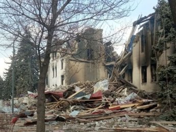 У драмтеатрі Маріуполя внаслідок бомбардувань 16 березня могли загинути близько 300 людей — міськрада