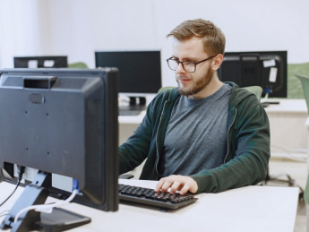 програміст, комп’ютер