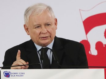 Глава польской правящей партии "Право и справедливость" Качинский ушел из правительства