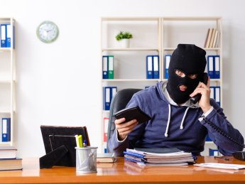 МВС попередило про нову шахрайську схему: що пропонують аферисти