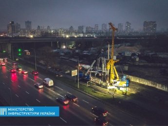 В Киеве по программе "Большая стройка" достраивают Дарницкий мост