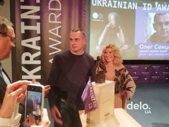 Олег Сенцов во время вручения премии Ukrainian ID Awards. Фото: Дмитрий Бунецкий/Delo.ua