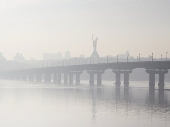Страну окутал густой туман. Фото: depositphotos.com