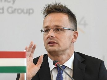 Угорщина продовжить видавати шенгенські візи росіянам