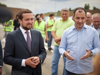 Кирилл Тимошенко и нынешний министр инфраструктуры Александр Кубраков. Фото: ОП