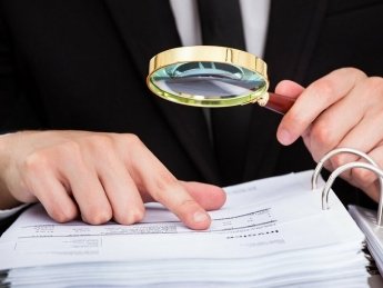 Нацкомфинуслуг исключила из Госреестра пять страховых компаний и три ломбарда