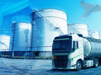 Бензобаза, дрони, бензовоз