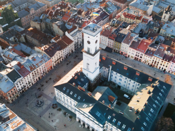 Львів, площа Ринок, нерухомість