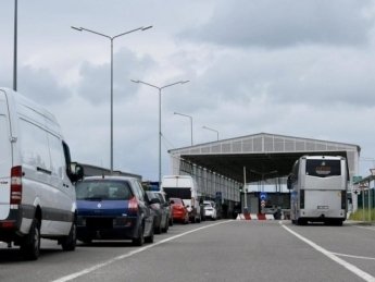 Польські фермери частково розблокують пропуск вантажівок через "Рава-Руська – Гребенне"