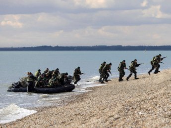 Британия завершила обучение почти тысячи украинских морпехов высадке морского десанта (ФОТО)