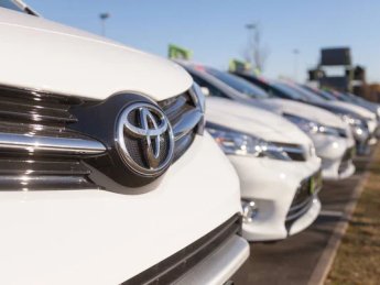 Рекорд глобальних продажів: Toyota вперше в історії продала понад 10 млн авто за рік