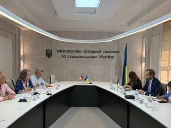 Канада надасть Україні додаткові зернові рукави