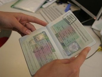 Финалист оспариваемого визового тендера посольства Польши начал набирать персонал — СМИ