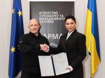Яхта Медведчука перейшла під прапор України
