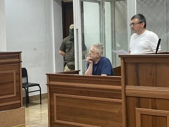 Коломойский останется под стражей по меньшей мере до 25 октября