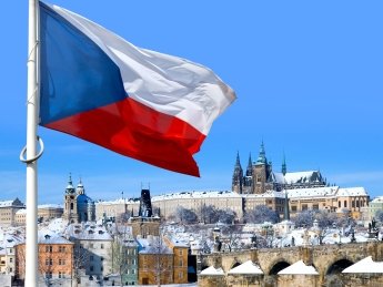 Чехия не будет выдавать визы россиянам и белорусам со вторым гражданством