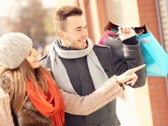 Тривалий шопінг та зростання цін на товари: якими будуть новорічні покупки через COVID-19