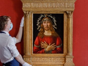 Sotheby's обнаружил под картиной «Муж скорбей» Боттичелли с ценой в $40 млн еще одну уникальную композицию - «Мадонну нежности»