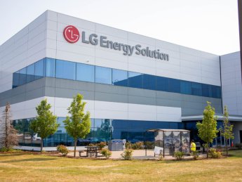 Прибуток виробника акумуляторів LG Energy зменшився вдвічі через зниження обсягів продажу електромобілів
